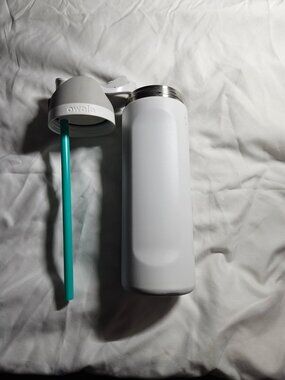 Owala FreeSip Stainless Steel Insulated Water Bottle with Straw 24 oz White